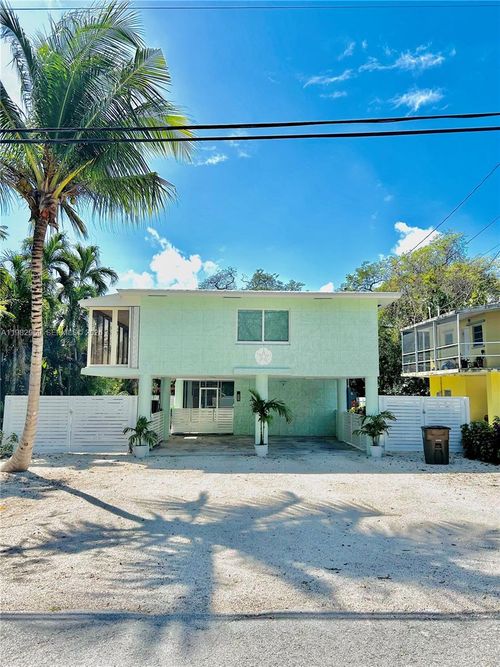 352 Mahogany Dr, Key Largo, FL, 33037-4519 | Card Image