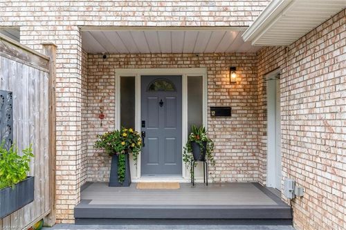 12 Woods End, Brantford, ON, N3R6M8 | Card Image