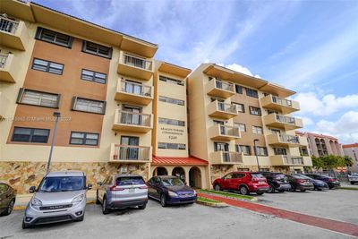 412 - 5249 Nw 7th St, Condo with 2 bedrooms, 2 bathrooms and null parking in Miami FL | Image 1