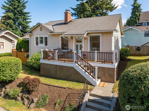 6806 Woodlawn Ave Ne, Seattle, WA, 98115-5420 | Card Image
