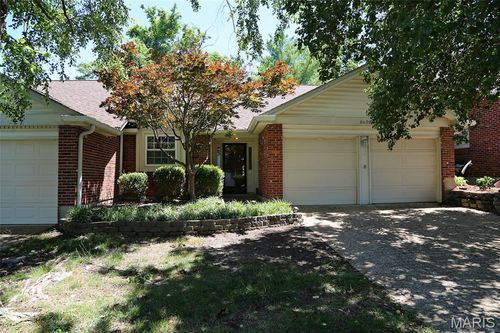 8628 Glenmont Court, St Louis, MO, 63123 | Card Image