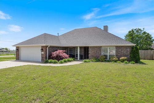 101 Hoss St, Centerton, AR, 72719-9214 | Card Image