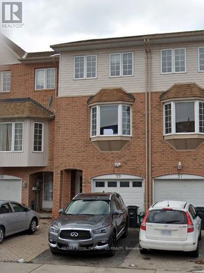 99 Sufi Cres, Townhouse with 4 bedrooms, 5 bathrooms and 3 parking in North York ON | Image 1