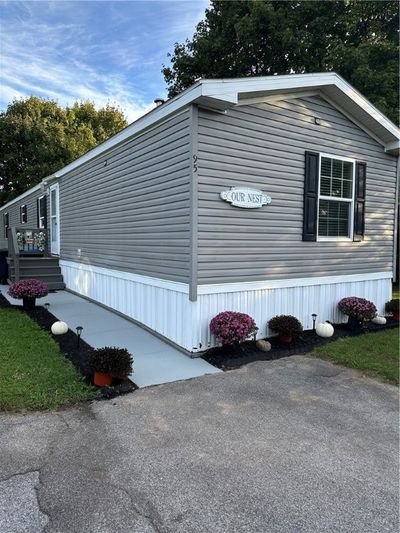 95 Prestige Dr, House other with 3 bedrooms, 2 bathrooms and null parking in Manchester NY | Image 2