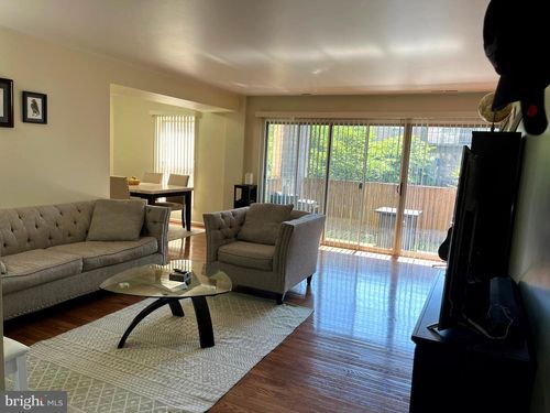 201-37 Canterbury Sq, ALEXANDRIA, VA, 22304-3042 | Card Image