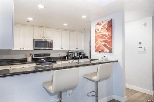 838 Pine Ave, Long Beach, CA, 90813-5818 | Card Image