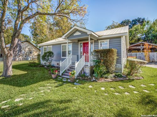 139 W Hosack St, Boerne, TX, 78006-2625 | Card Image