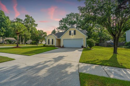 106 Irish Oak Dr, Goose Creek, SC, 29445-7272 | Card Image