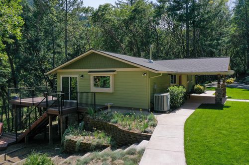 3200 Anderson Creek Rd, Talent, OR, 97540-7733 | Card Image