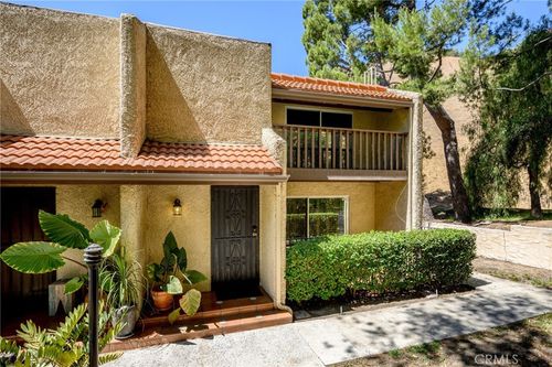 9555 Via Venezia, Burbank, CA, 91504-1251 | Card Image