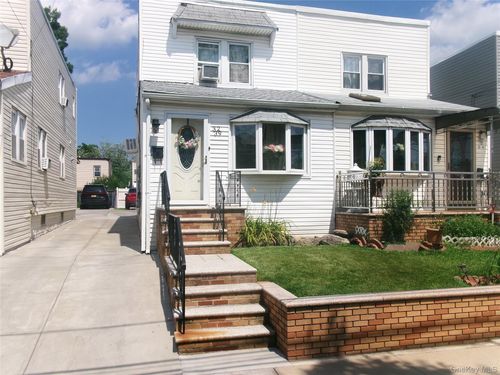 3239 202nd St, Bayside, NY, 11361-1017 | Card Image