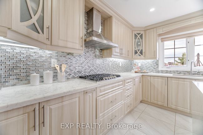 810 Cousens Terr, House other with 5 bedrooms, 3 bathrooms and 2 parking in Milton ON | Image 21