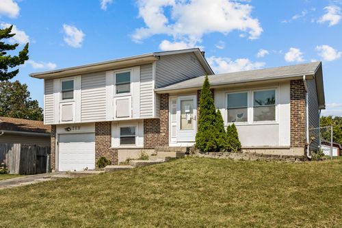 10 W Nevada Ave, Glendale Heights, IL, 60139-2650 | Card Image