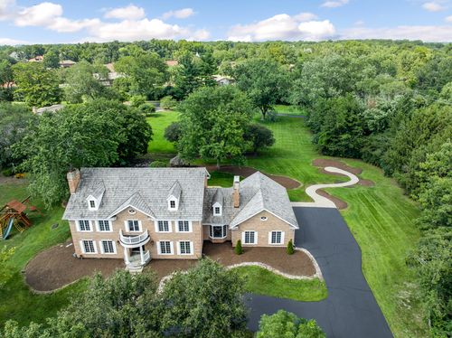 1 Hidden Lake Dr, Burr Ridge, IL, 60527-8372 | Card Image