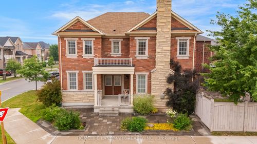 298 W Lawn Cres, Stouffville, ON, L4A1X3 | Card Image