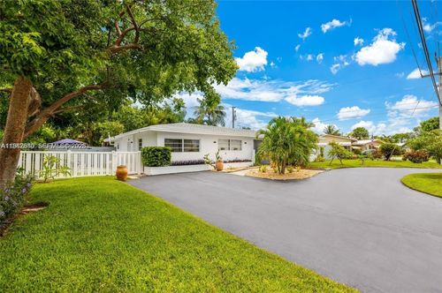 1320 Ne 27th Ave, Pompano Beach, FL, 33062-3810 | Card Image