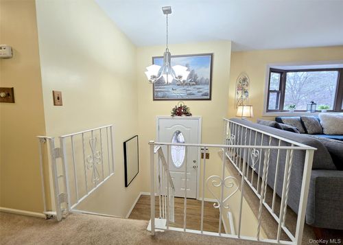 207 N Evergreen Dr, Selden, NY, 11784-2030 | Card Image