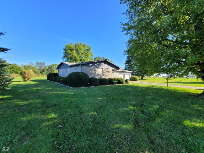 3300 W State Road 244, House other with 3 bedrooms, 2 bathrooms and null parking in Milroy IN | Image 37