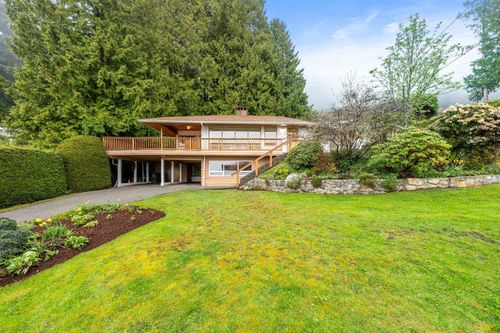 234 Rondoval Crescent, North Vancouver, BC, V7N2W7 | Card Image