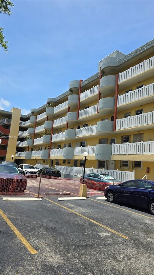 apt-106-7900 Tatum Waterway Dr, Miami Beach, FL, 33141-1935 | Card Image