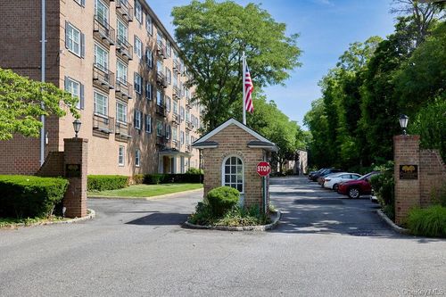 1j-2 Consulate Dr, Eastchester, NY, 10707-2419 | Card Image