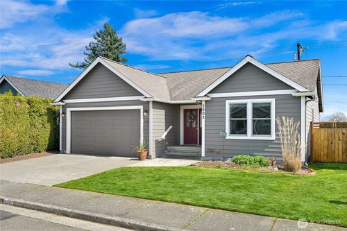 2002 Heartland Dr, Lynden, WA, 98264-9368 | Card Image