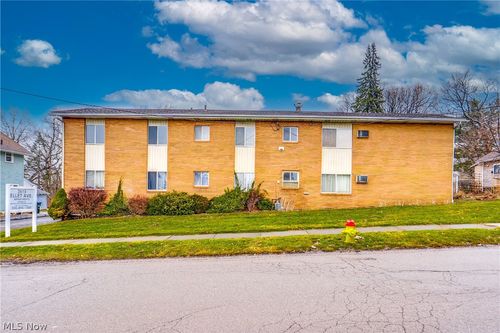 2615 Ellet Ave, Akron, OH, 44312-2531 | Card Image