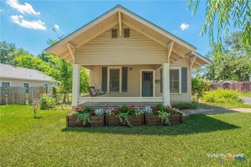 738 N Wall St, Belton, TX, 76513-2644 | Card Image