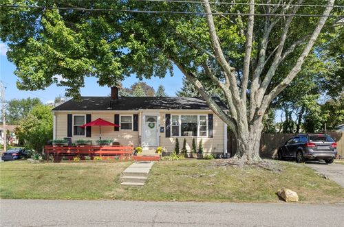 2 Simpson St, North Providence, RI, 02911-2311 | Card Image