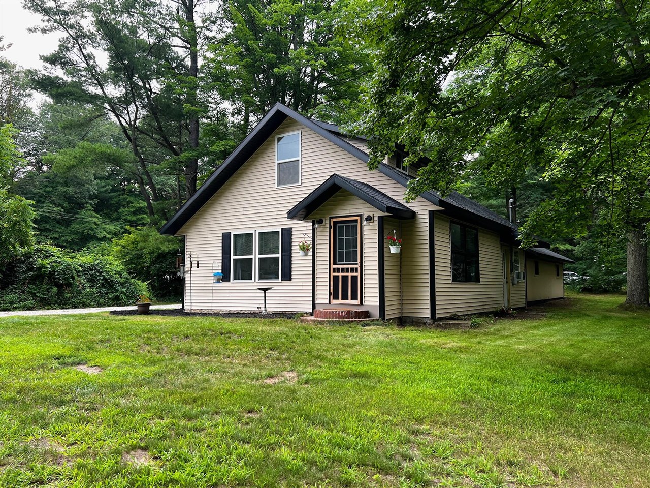 Pontaluna Rd, Fruitport, MI 49415