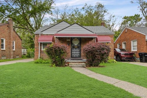 18697 Sunderland Rd, Detroit, MI, 48219-2816 | Card Image