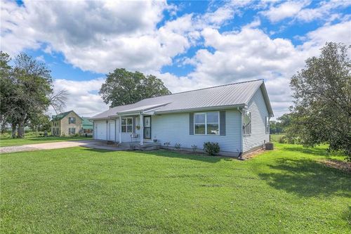 20909 & 20911 S Staley Mound Road, Pleasant Hill, MO, 64080 | Card Image