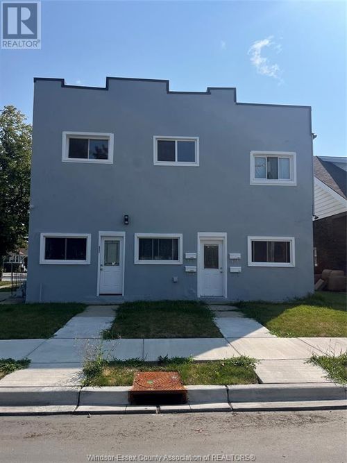 902-900-904 Elsmere Ave, Windsor, ON, N9A2A9 | Card Image