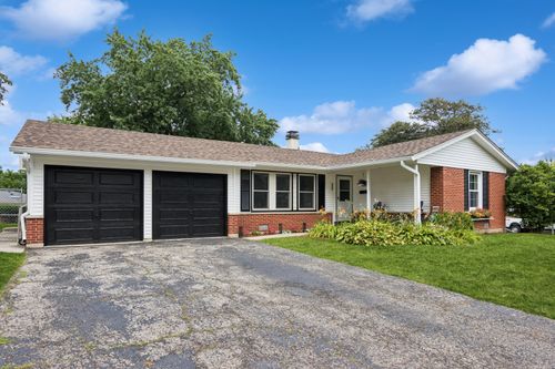 680 Brantwood Ct, Elk Grove Village, IL, 60007-3671 | Card Image