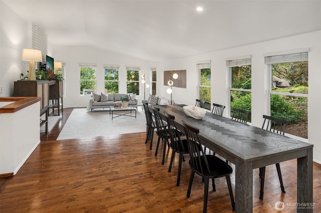 8475 Se 45 Th St, House other with 4 bedrooms, 3 bathrooms and 2 parking in Mercer Island WA | Image 8