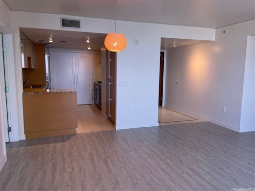 apt-3905-1177 Queen St, Honolulu, HI, 96814-4149 | Card Image