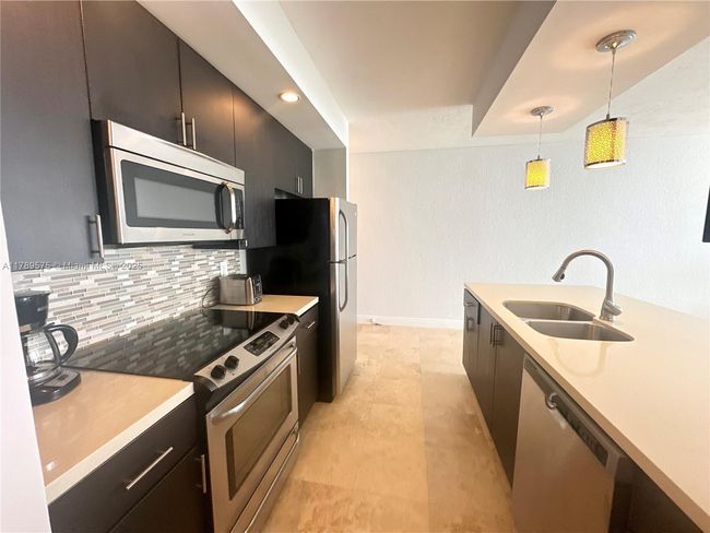 APT-5Y - 3801 S Ocean Dr, Condo with 1 bedrooms, 1 bathrooms and null parking in Hollywood FL | Image 6