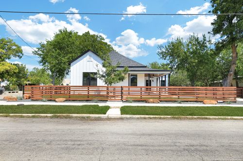 2425 Monterey St, San Antonio, TX, 78207-4120 | Card Image