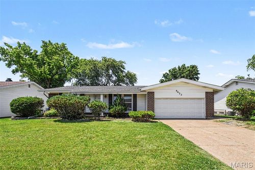 4423 Caracalla Dr, Florissant, MO, 63033-7003 | Card Image
