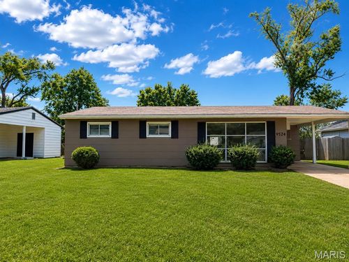 9524 Guthrie Ave, Saint Louis, MO, 63134-3916 | Card Image