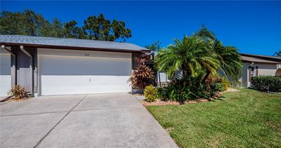 542 - 542 Foxwood Boulevard, House other with 2 bedrooms, 2 bathrooms and null parking in Englewood FL | Image 3