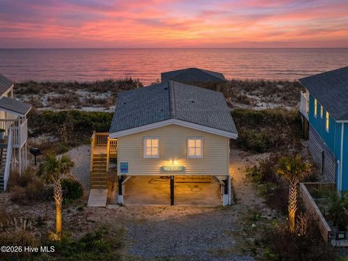 2521 W Beach Dr, Oak Island, NC, 28465-7632 | Card Image