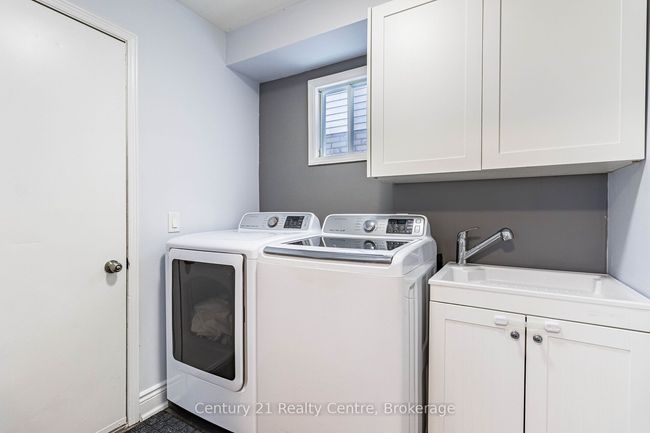 34 Niagara Pl, House other with 4 bedrooms, 4 bathrooms and 4 parking in Brampton ON | Image 5