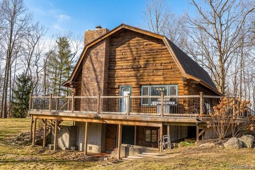 14830 County Line Rd, Byron, MI, 48418-9110 | Card Image