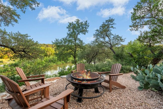 Outdoor Seating Area | Image 32