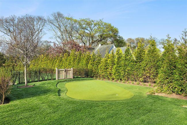 Putting green off courtyard | Image 37