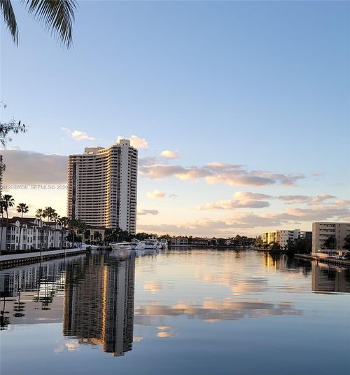 217-18151 Ne 31st Ct, Aventura, FL, 33160-2660 | Card Image