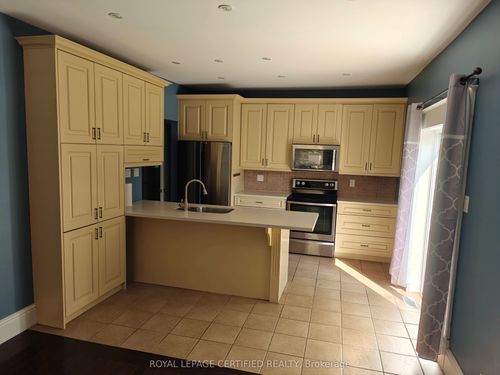 237 Park Ave, Brantford, ON, N3S5K5 | Card Image