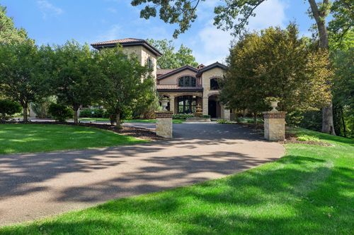 465 Spring Hill Rd, Wayzata, MN, 55391-9549 | Card Image