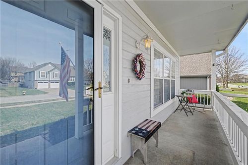 1225 Se 12th St, Lee's Summit, MO, 64081-2905 | Card Image